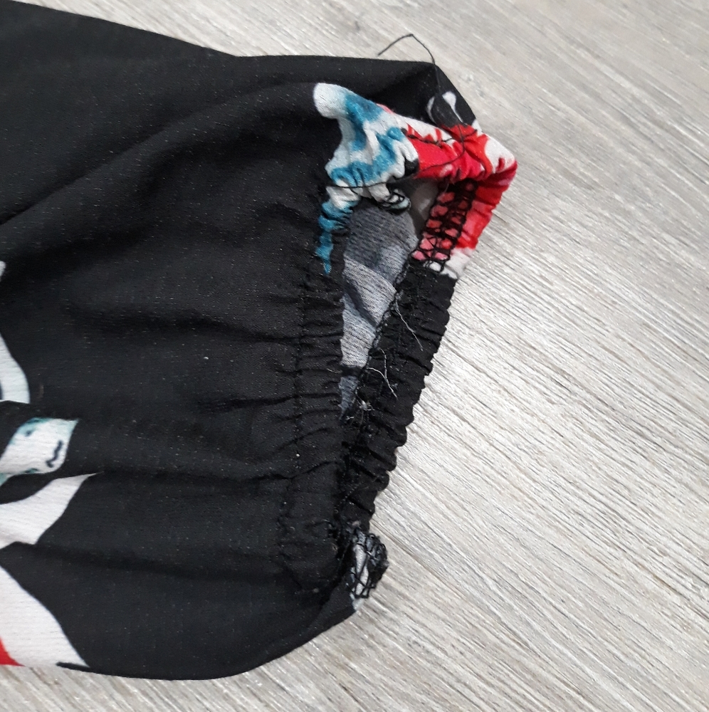 Black Long Sleeved Blouse With Red Flowers Tassell - Picture 4 of 4